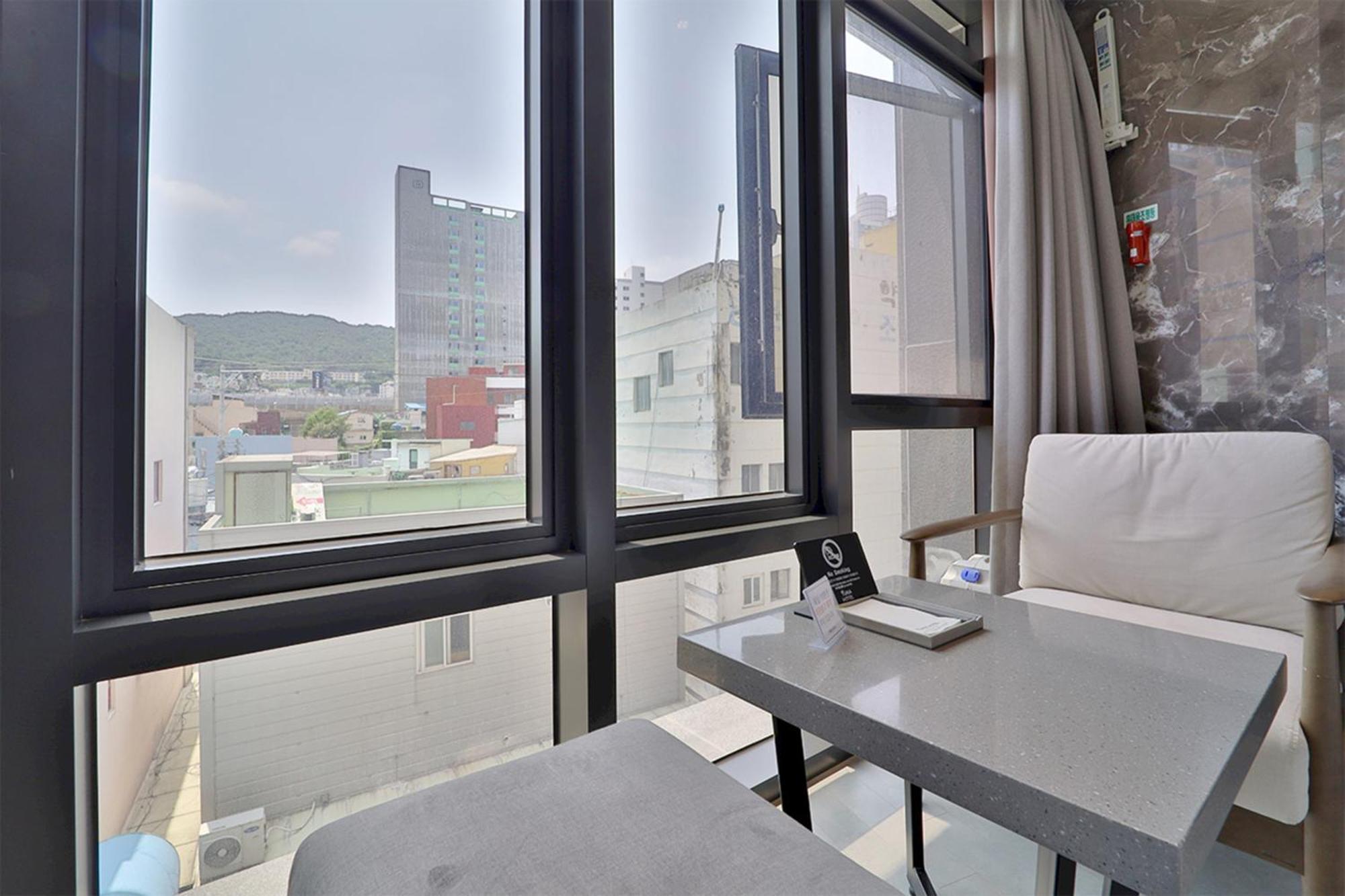 Hotel Yuna Business Ciudad Metropolitana de Ciudad Metropolitana de Busan Exterior foto
